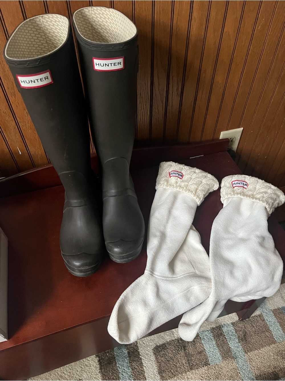 Hunter Women's Brown Tall Rain Boots with Hunter White Knit Boot Liners